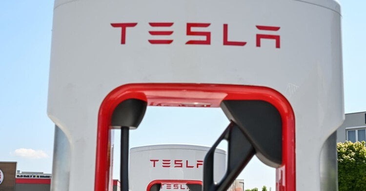 Will Tesla face a set-back now that 7 automakers join forces to double EV fast-charger network in U.S.?